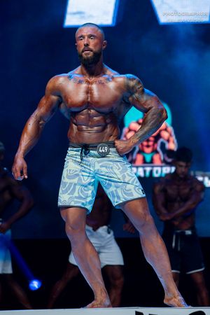 MEN'S PHYSIQUE +179